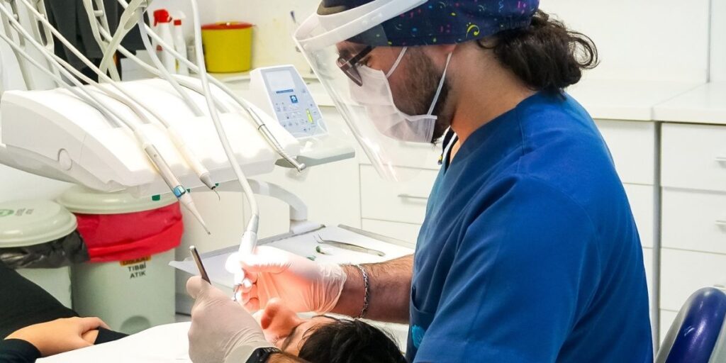 Diş Sağlığınız İçin Neden Daha Fazla Su İçmelisiniz_-3